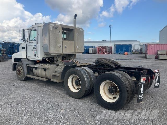 Mack CH613 Naudoti vilkikai
