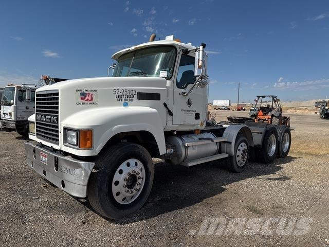 Mack CHN613 Naudoti vilkikai