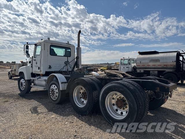 Mack CHN613 Naudoti vilkikai
