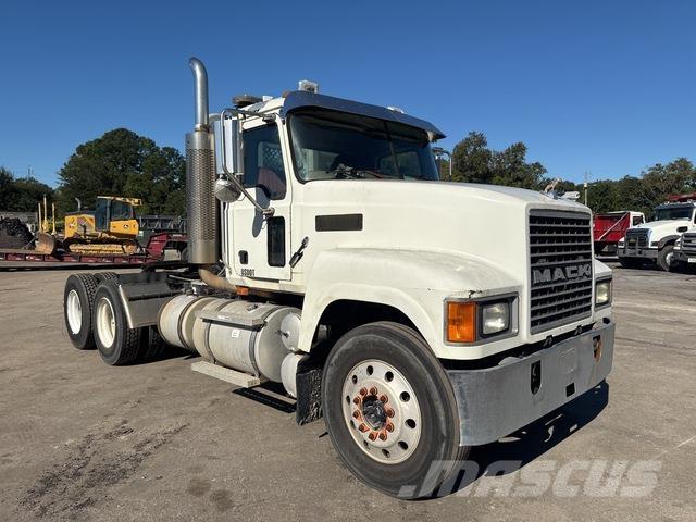 Mack CHN613 Naudoti vilkikai