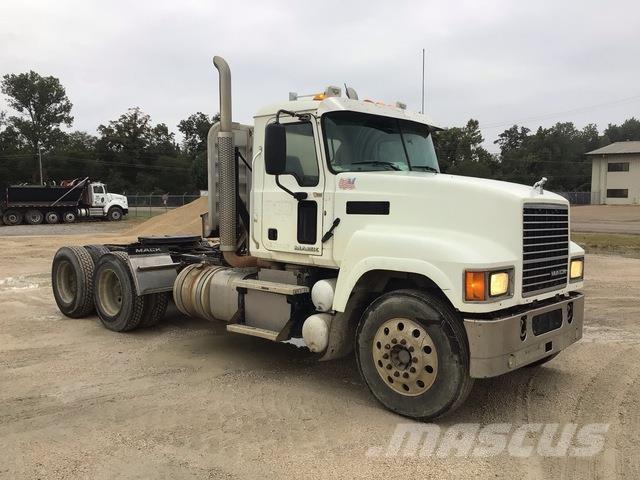 Mack CHU613 Naudoti vilkikai