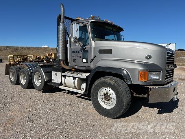 Mack CL713 Naudoti vilkikai