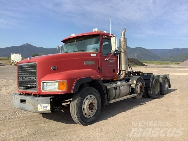 Mack CL733 Naudoti vilkikai