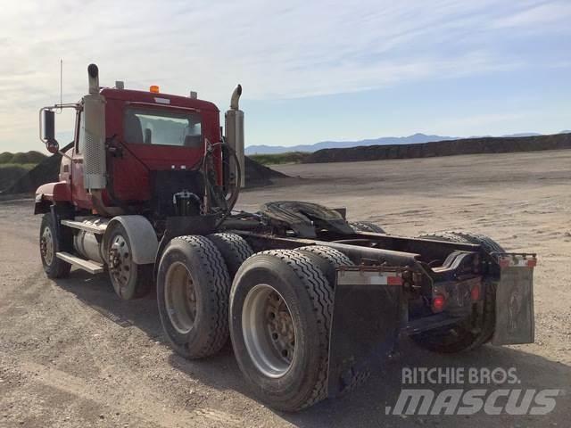 Mack CL733 Naudoti vilkikai