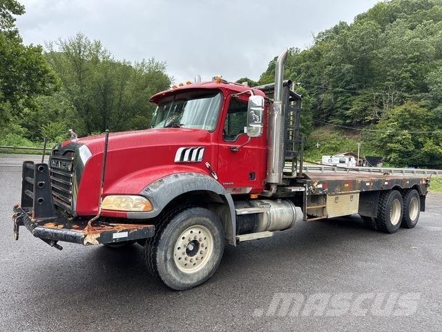 Mack CT713 Pagalbos kelyje automobiliai