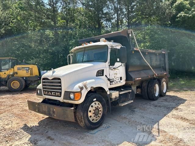 Mack CV700 Savivarčių priekabų vilkikai