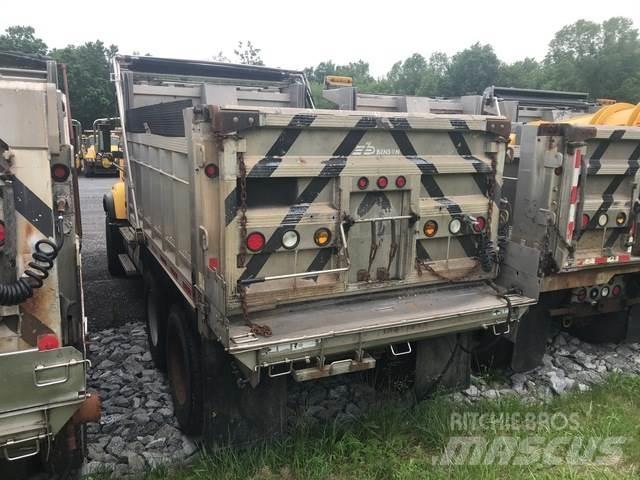Mack CV700 Sniego peiliai ir valytuvai