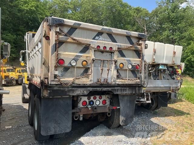Mack CV700 Sniego peiliai ir valytuvai