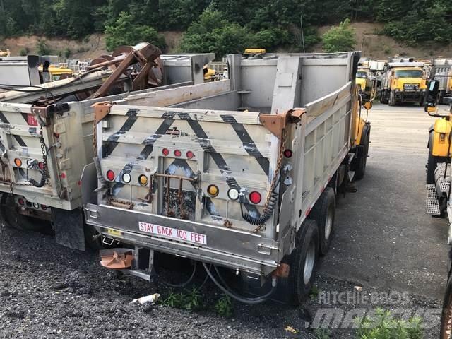 Mack CV700 Sniego peiliai ir valytuvai