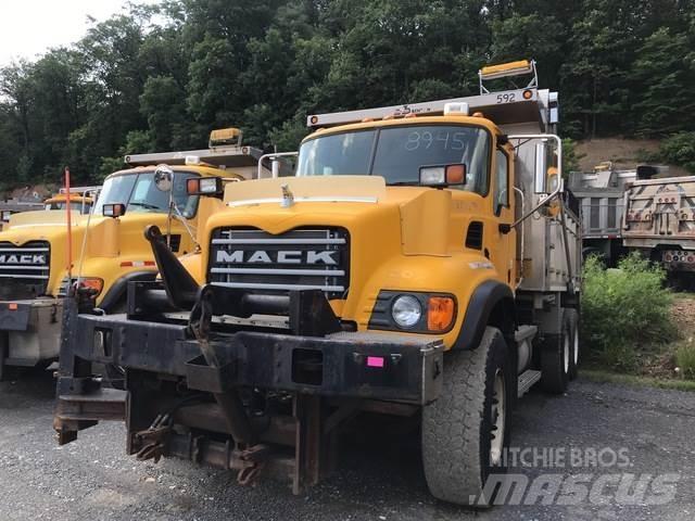 Mack CV700 Sniego peiliai ir valytuvai
