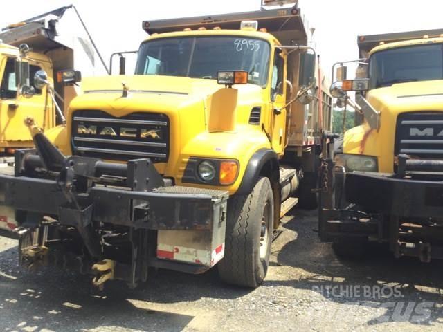 Mack CV700 Sniego peiliai ir valytuvai