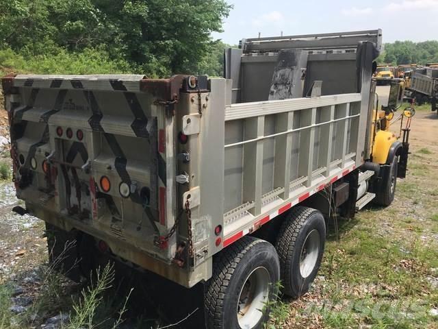 Mack CV700 Sniego peiliai ir valytuvai