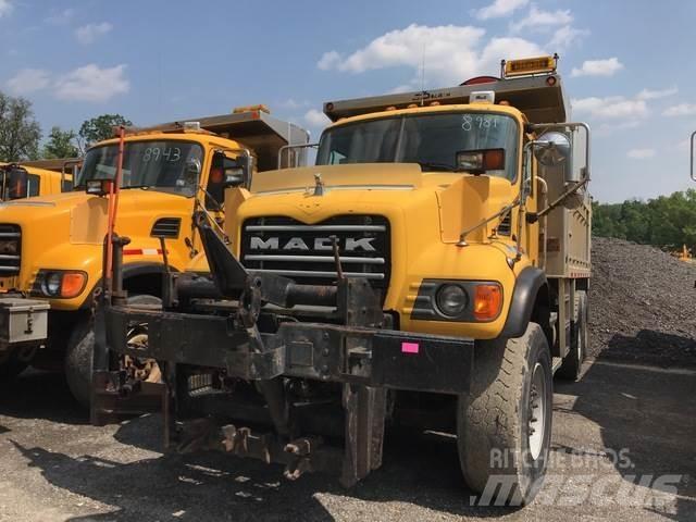 Mack CV700 Sniego peiliai ir valytuvai
