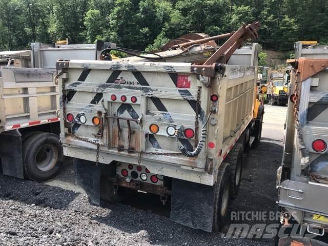Mack CV700 Sniego peiliai ir valytuvai