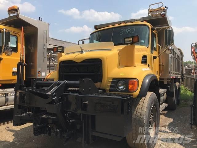 Mack CV700 Sniego peiliai ir valytuvai