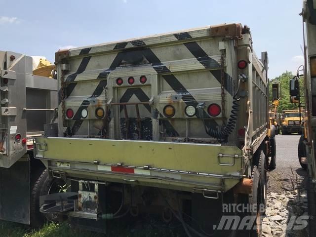 Mack CV700 Sniego peiliai ir valytuvai