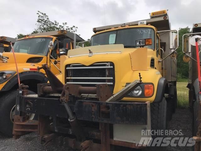 Mack CV700 Sniego peiliai ir valytuvai
