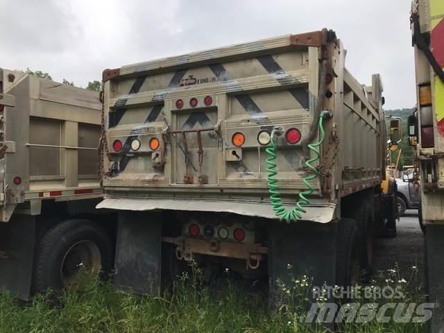 Mack CV700 Sniego peiliai ir valytuvai