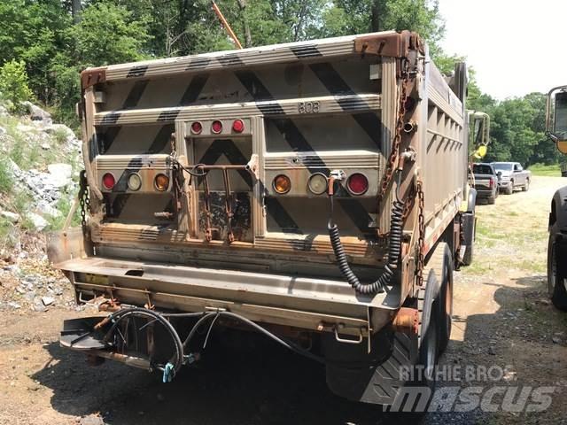 Mack CV700 Sniego peiliai ir valytuvai