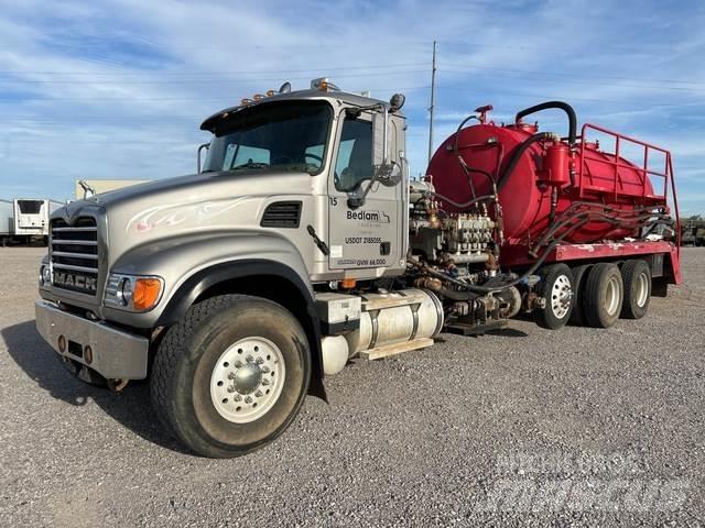 Mack CV713 Statyba - Kita