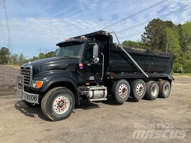 Mack CV713 Savivarčių priekabų vilkikai