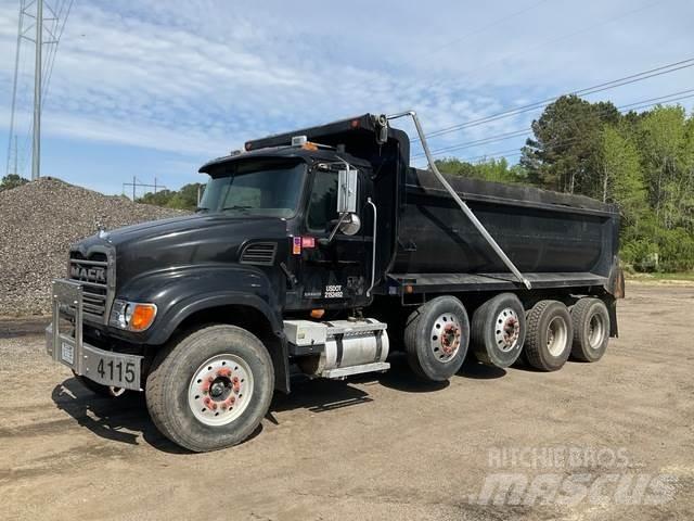 Mack CV713 Savivarčių priekabų vilkikai