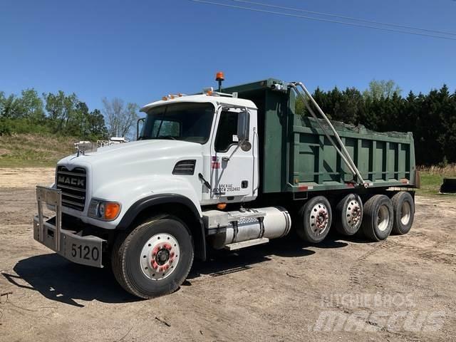 Mack CV713 Savivarčių priekabų vilkikai