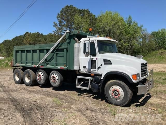 Mack CV713 Savivarčių priekabų vilkikai