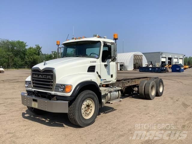 Mack CV713 Kabinos ir salonai