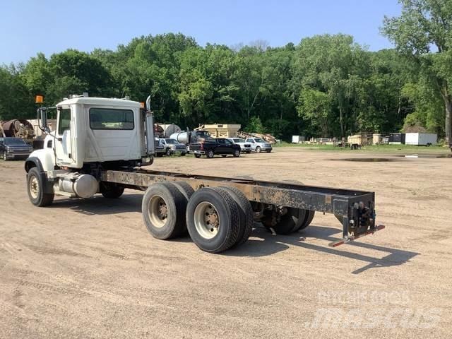 Mack CV713 Kabinos ir salonai