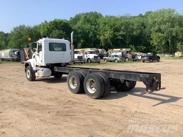Mack CV713 Kabinos ir salonai