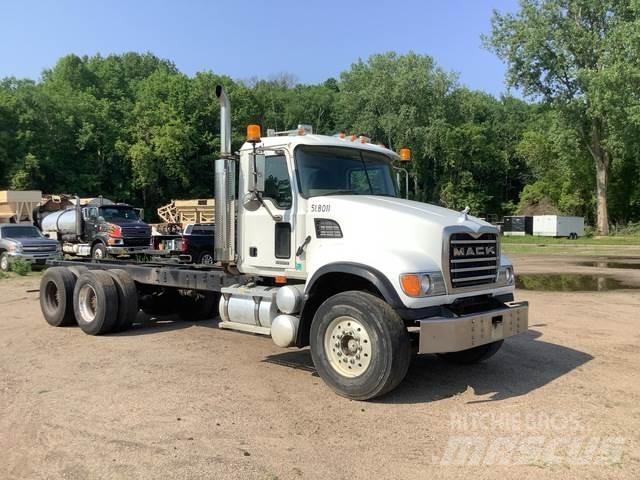 Mack CV713 Kabinos ir salonai