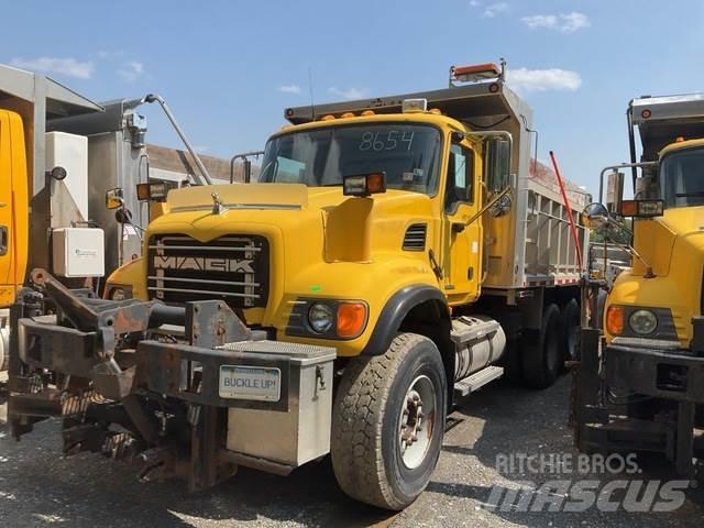 Mack CV713 Sniego peiliai ir valytuvai