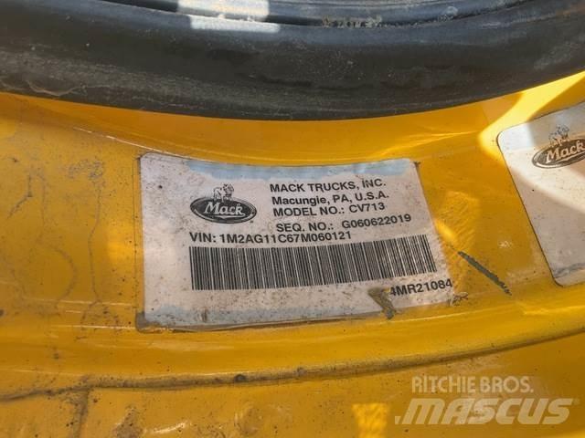 Mack CV713 Sniego peiliai ir valytuvai