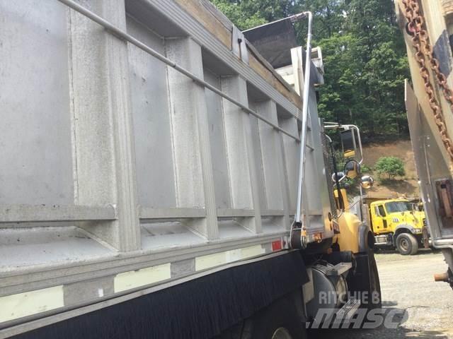 Mack CV713 Sniego peiliai ir valytuvai