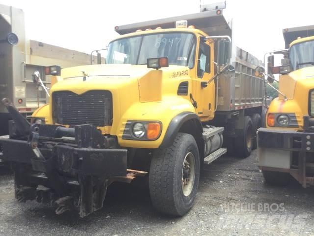 Mack CV713 Smėlio ir druskos barstytuvai