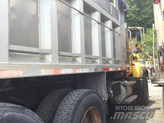 Mack CV713 Smėlio ir druskos barstytuvai