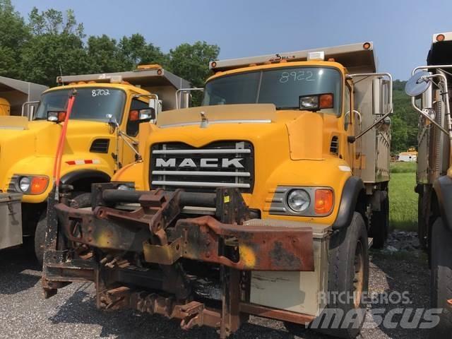 Mack CV713 Smėlio ir druskos barstytuvai