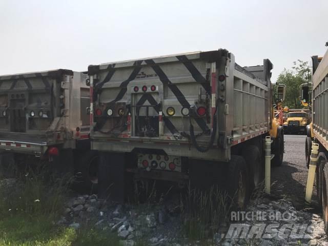 Mack CV713 Smėlio ir druskos barstytuvai