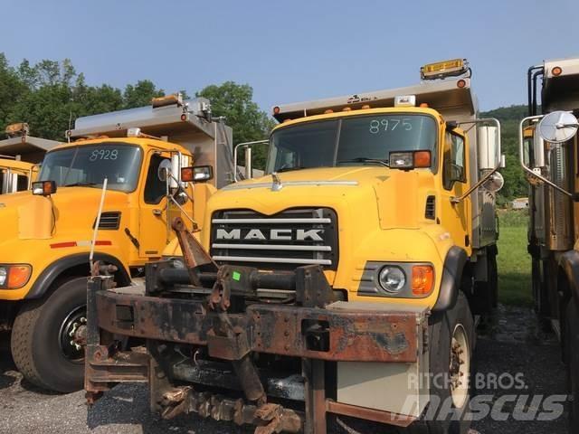Mack CV713 Smėlio ir druskos barstytuvai