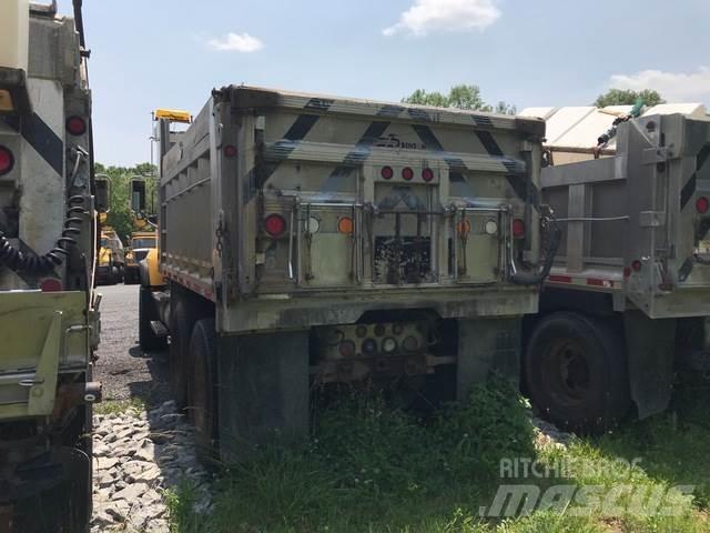Mack CV713 Sniego peiliai ir valytuvai