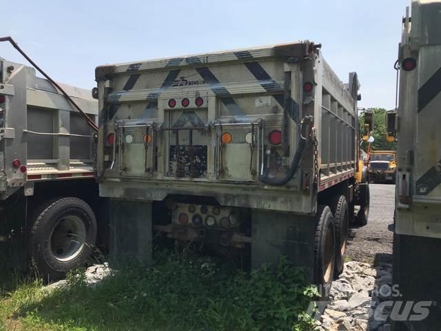 Mack CV713 Sniego peiliai ir valytuvai