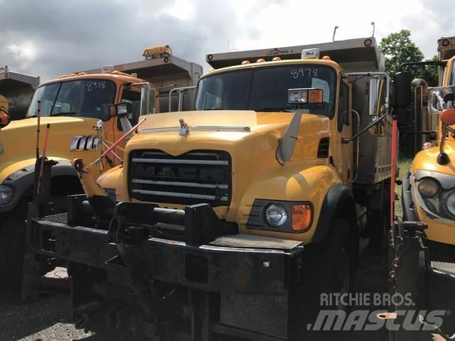 Mack CV713 Sniego peiliai ir valytuvai