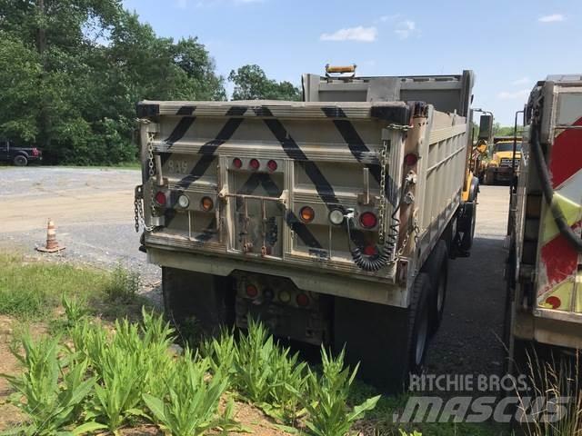 Mack CV713 Sniego peiliai ir valytuvai