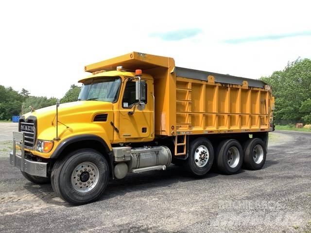 Mack CV713 Savivarčių priekabų vilkikai