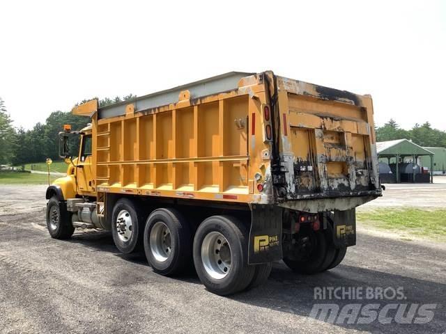 Mack CV713 Savivarčių priekabų vilkikai