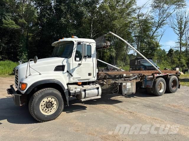 Mack CV713 Savivarčiai