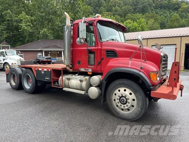 Mack CV713 Naudoti vilkikai