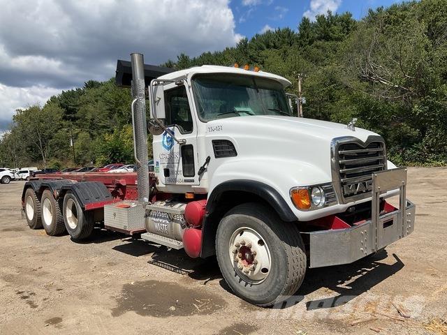 Mack CV713 Savivarčiai