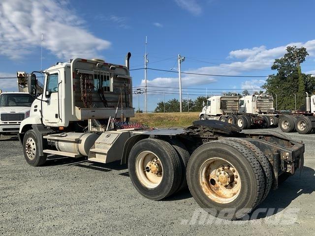 Mack CXN613 Naudoti vilkikai